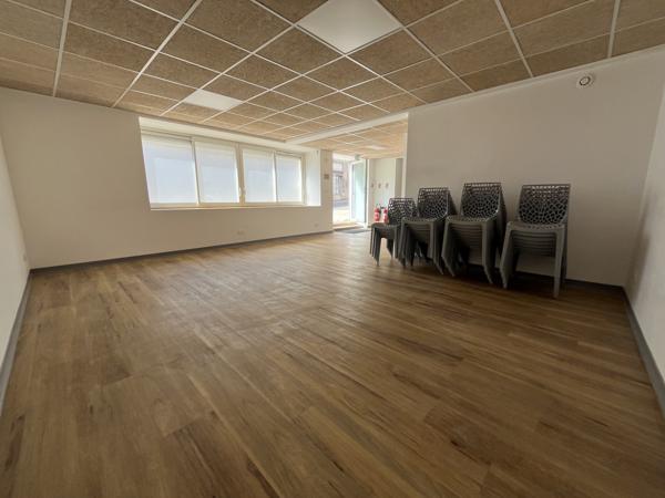 Migné-Auxances (86440) LOCAL COMMERCIAL 57 M2 DISPONIBLE DE SUITE