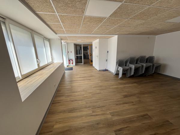 Migné-Auxances (86440) LOCAL COMMERCIAL 57 M2 DISPONIBLE DE SUITE