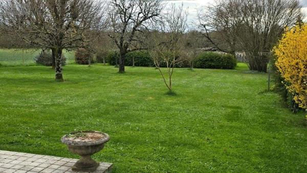 Pavillon à vendre à Brioux-sur-Boutonne dans les Deux-Sèvres (79170), ref : 13500