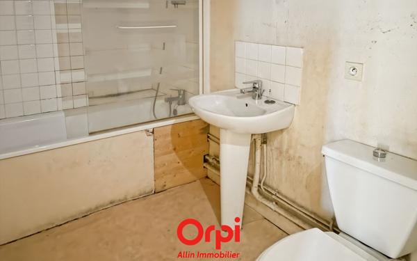 Maison à vendre    5 pièces •  Vallon-en-Sully