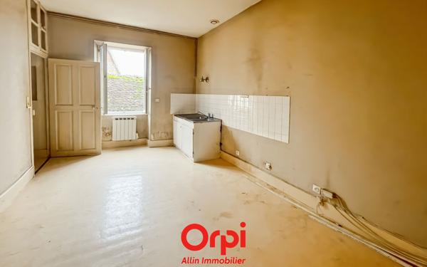 Maison à vendre    5 pièces •  Vallon-en-Sully