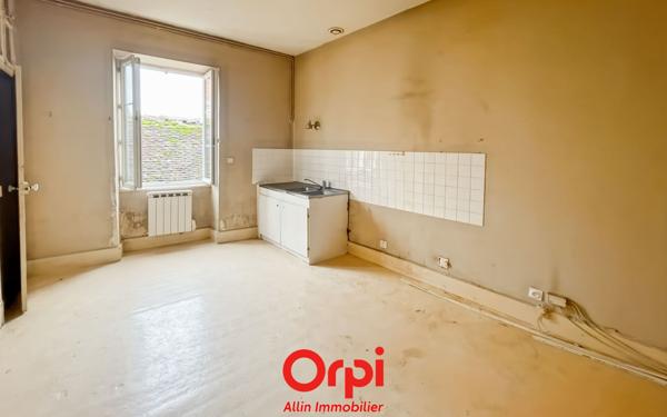 Maison à vendre    5 pièces •  Vallon-en-Sully