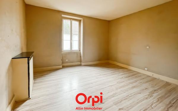 Maison à vendre    5 pièces •  Vallon-en-Sully