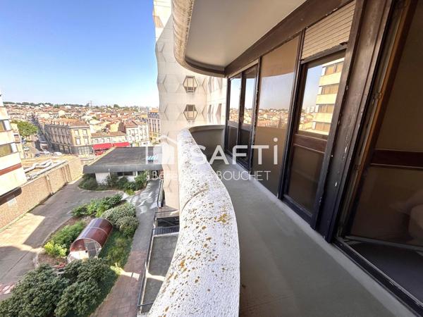 Grand t2 avec balcon Bordeaux Meriadeck
