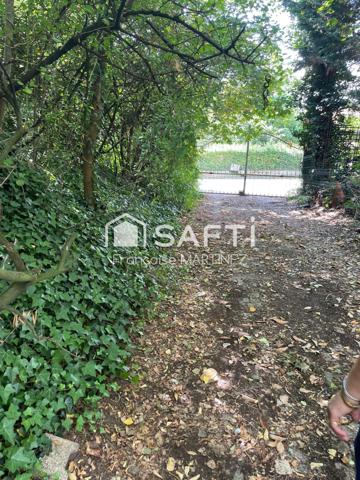 La perle rare à saisir, nichée dans un havre de verdure sur les hauteurs de Crépieux