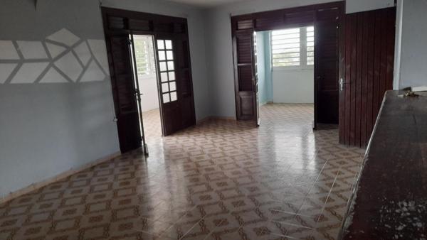 ensemble immobilier a vendre rte de l entraide