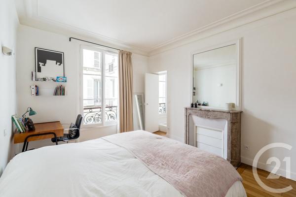 Appartement F4 à vendre  4 pièces - 93,88 m2 PARIS - 75002