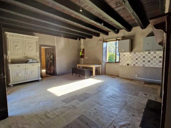 Maison ancienne - Les eyzies Ensemble immobilier à restaurer dans un charmant village de la vallée de la Vézère