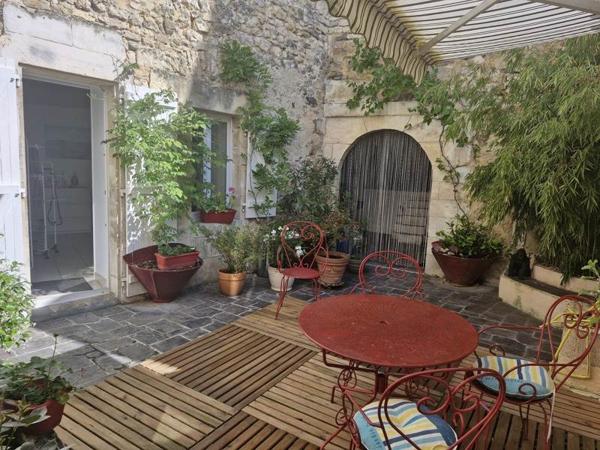 Maison à vendre |  Tonnay-Charente |  6 pièces | 185 m²