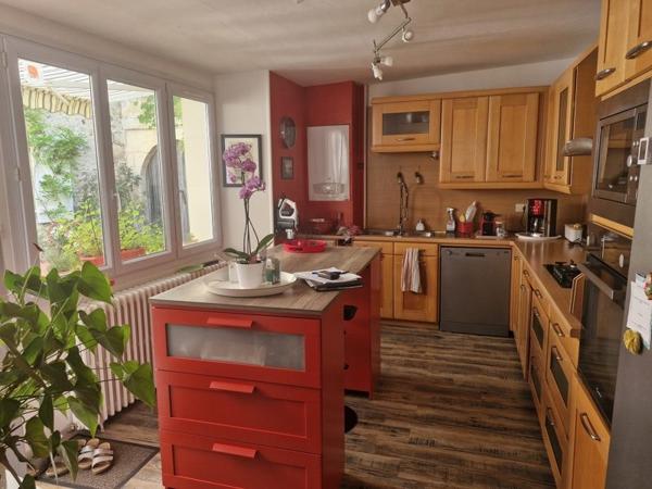 Maison à vendre |  Tonnay-Charente |  6 pièces | 185 m²
