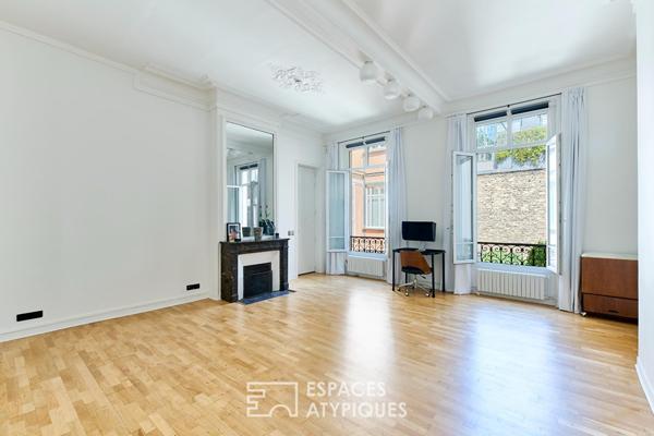 Appartement rénové en loft de photographe – Quartier Saint-Georges