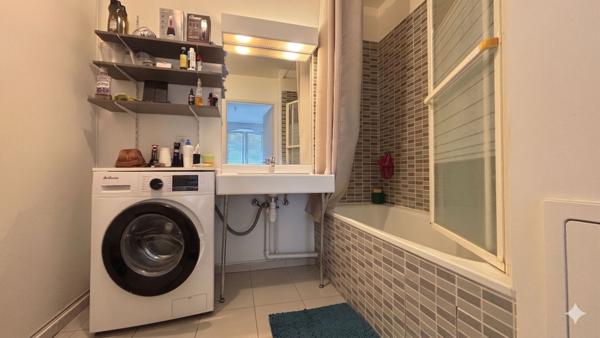 Grand F2 vendu loué avec balcon et parking sous-sol