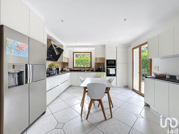 Maison à vendre 7 pièces 204 m² Cranves-Sales