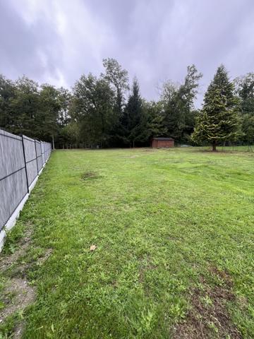 Terrain
        
        - 1755 m² Exclusivité