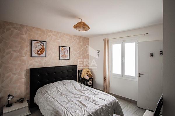 Belle maison de plain pied , 5 chambres, jardin , piscine