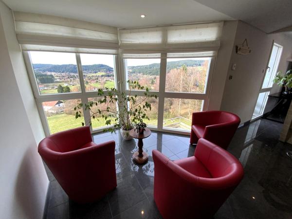 Propriété aux prestations haut de gamme , grand terrain avec vue panoramique , cadre exceptionnel