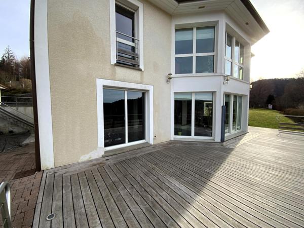 Propriété aux prestations haut de gamme , grand terrain avec vue panoramique , cadre exceptionnel