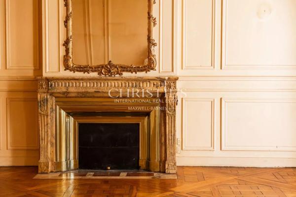 Jardin Public – Appartement de 95m² – superbes prestations anciennes