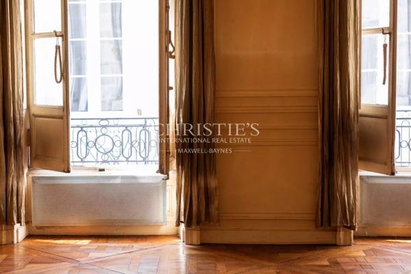 Jardin Public – Appartement de 95m² – superbes prestations anciennes