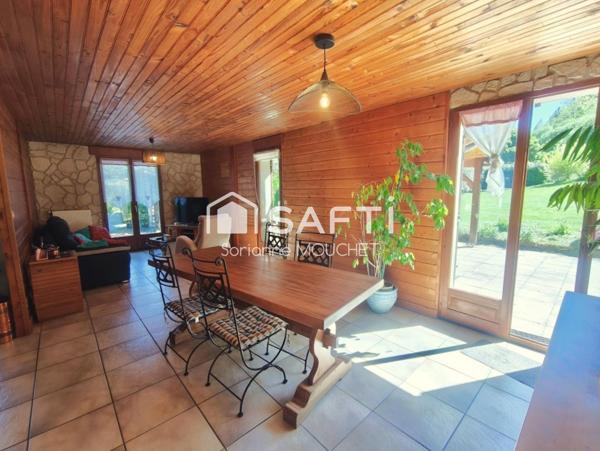 Maison de plein pied avec vue sur la foret