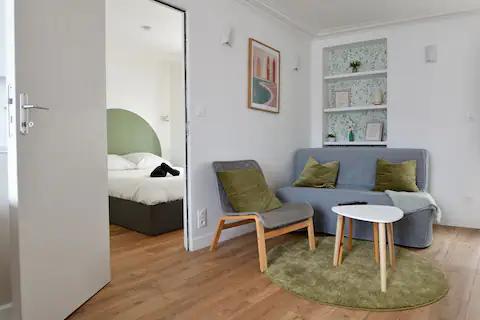 Coup de cœur en plein centre de Nogent-sur-Marne ! Duplex entièrement rénové, meublé et équipé, vendu clé en main avec deux caves. Idéal premier achat ou investissement locatif à forte attractivité