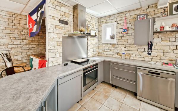 Maison à vendre    5 pièces • 118 m2 Reillanne