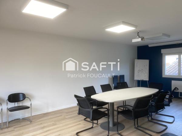 Immeuble bureaux & commercial avec Parking privé