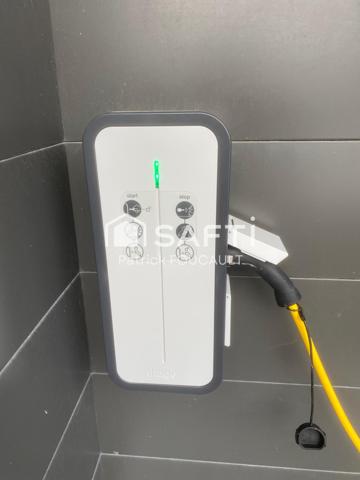 Immeuble bureaux & commercial avec Parking privé