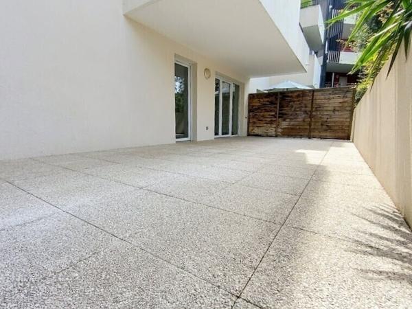 T3 terrasse 34 m², parking, tram à pied – 1er achat / invest