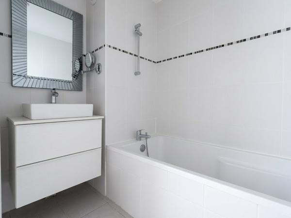 T3 terrasse 34 m², parking, tram à pied – 1er achat / invest