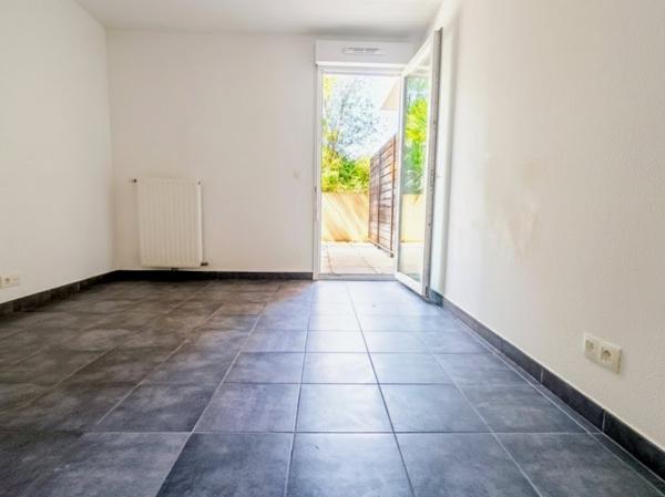 T3 terrasse 34 m², parking, tram à pied – 1er achat / invest