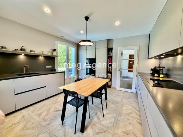 Maison à Champigny, 89340 - 7 pièces 202m²