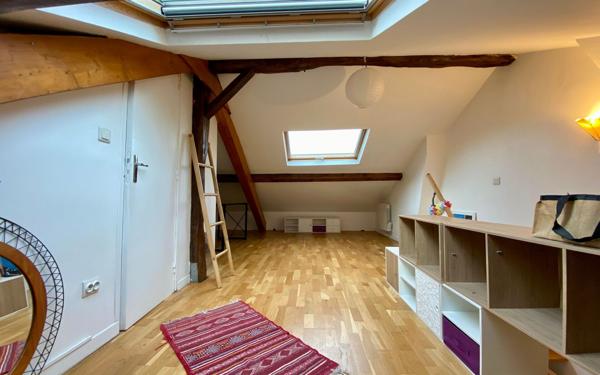 Appartement à louer    4 pièces •  Paris 17