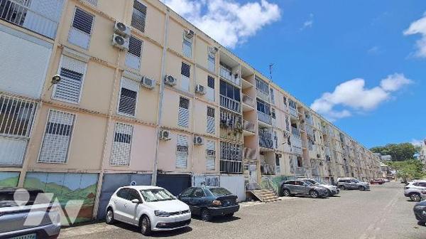 Appartement à vendre aux Abymes, en Guadeloupe (971).
Cet appartement est idéalement situé à l...