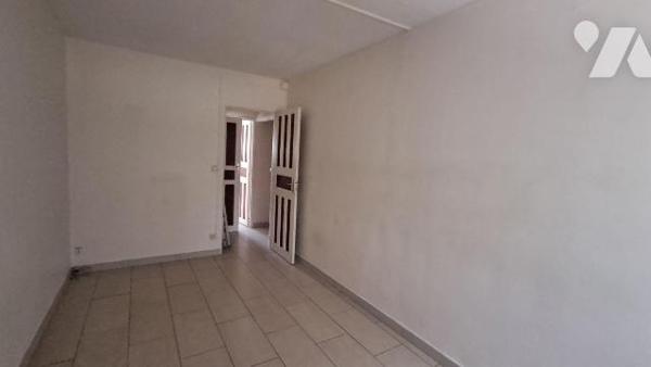 Appartement à vendre aux Abymes, en Guadeloupe (971).
Cet appartement est idéalement situé à l...