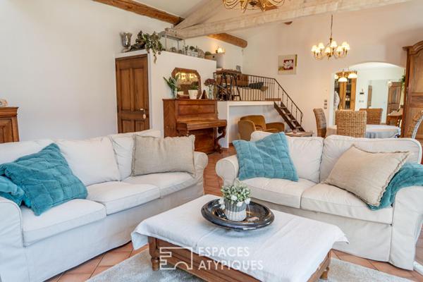 Villa provençale de plain-pied avec piscine et pool house, volumes rares et lumière plein sud