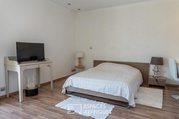 Villa provençale de plain-pied avec piscine et pool house, volumes rares et lumière plein sud