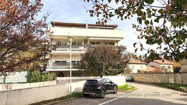 VARCES - Centre Ville Appartement  3 pièce(s) 68 m2