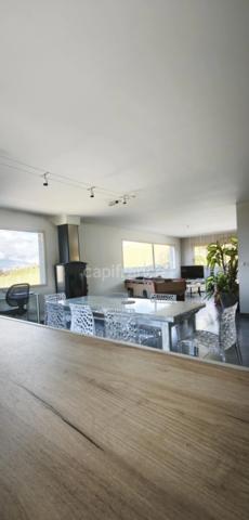 Maison familiale 157 m² – Vue montagnes – Terrain 5 600 m² avec piscine et terrain de pétanque