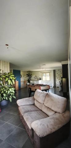 Maison familiale 157 m² – Vue montagnes – Terrain 5 600 m² avec piscine et terrain de pétanque