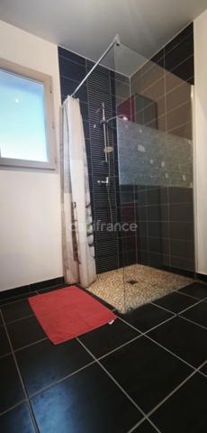 Maison familiale 157 m² – Vue montagnes – Terrain 5 600 m² avec piscine et terrain de pétanque