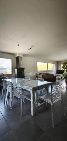 Maison familiale 157 m² – Vue montagnes – Terrain 5 600 m² avec piscine et terrain de pétanque