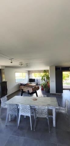 Maison familiale 157 m² – Vue montagnes – Terrain 5 600 m² avec piscine et terrain de pétanque