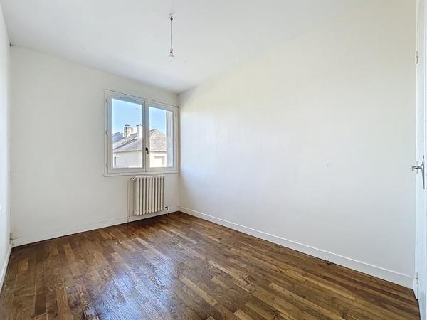 Sur la commune dynamique de Mordelles, à proximité des commerces et arrêts de bus.