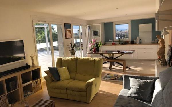 Appartement à vendre    2 pièces •  Bron