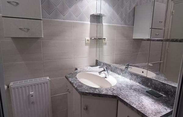 Appartement T2 42m2 avec balcon garage et cave