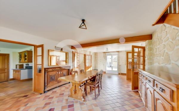 Maison à vendre    13 pièces • 337 m2 Chamant