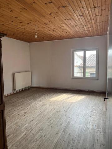 Maison de village avec jardin