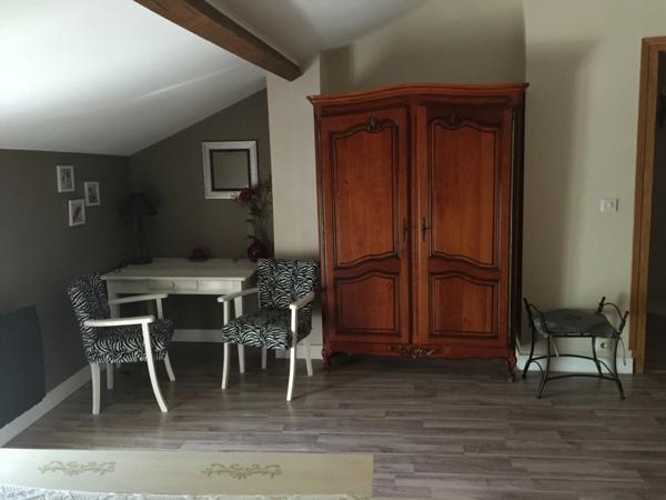 Domaine à vendre comprenant, une maison, des chambres d'hôtes et 2 appartements sur plus d'un hectare à SAINTE BAZEILLE (47)