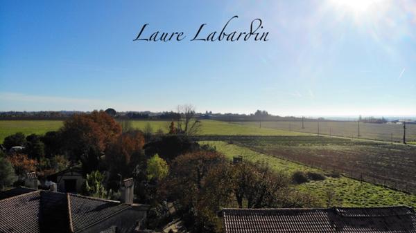 Domaine à vendre comprenant, une maison, des chambres d'hôtes et 2 appartements sur plus d'un hectare à SAINTE BAZEILLE (47)
